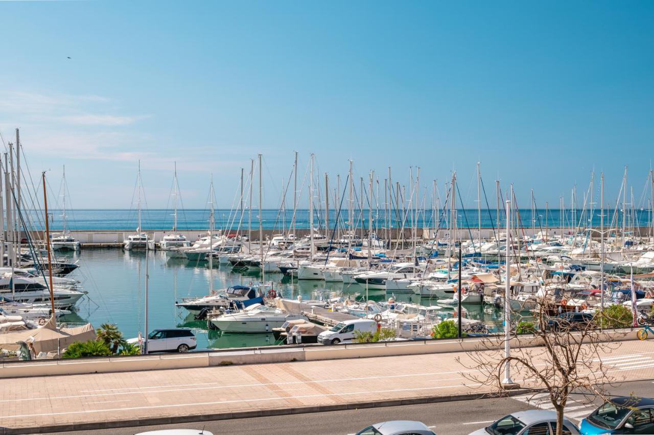 La Grande Palmeraie - Spacieux Avec Vue Mer, Terrasse, Port De Garavan * Menton